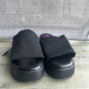NWT Sincerely Jules Platform Slide On Sandals